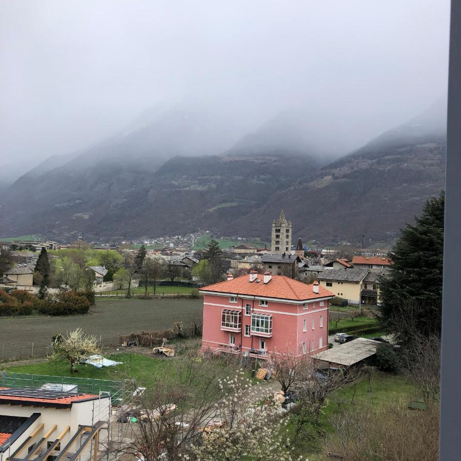 Ferienwohnung Attico Chez Renee Aosta Exterior foto